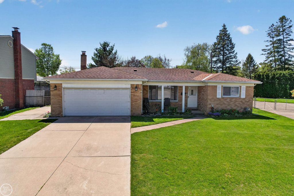 42159 Mac Rae Drive, Sterling Heights, MI 48313