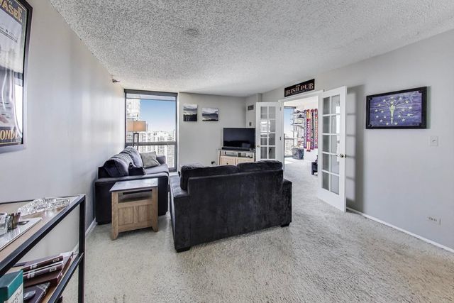 1122 N Clark Street 3304, Chicago, IL 60610