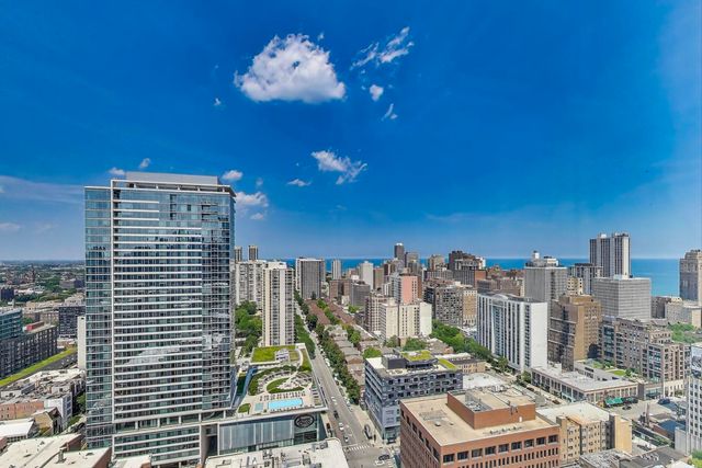 1122 N Clark Street 3304, Chicago, IL 60610