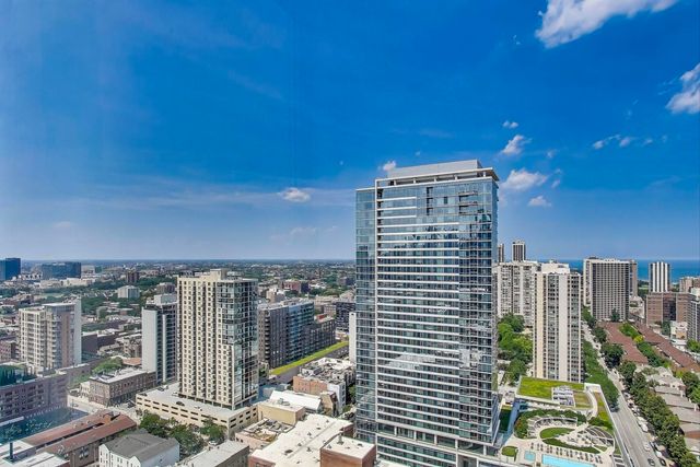 1122 N Clark Street 3304, Chicago, IL 60610