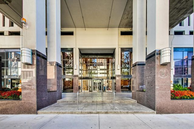 1122 N Clark Street 3304, Chicago, IL 60610