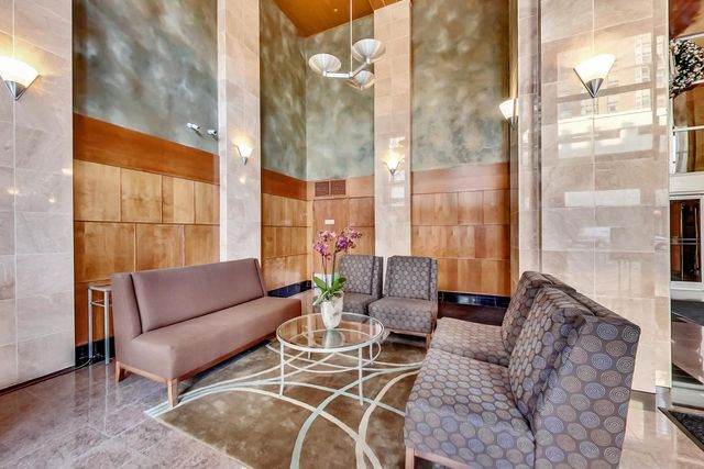 1122 N Clark Street 3304, Chicago, IL 60610
