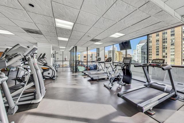 1122 N Clark Street 3304, Chicago, IL 60610