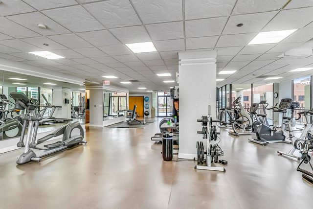 1122 N Clark Street 3304, Chicago, IL 60610