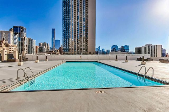 1122 N Clark Street 3304, Chicago, IL 60610