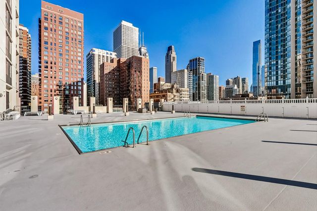 1122 N Clark Street 3304, Chicago, IL 60610
