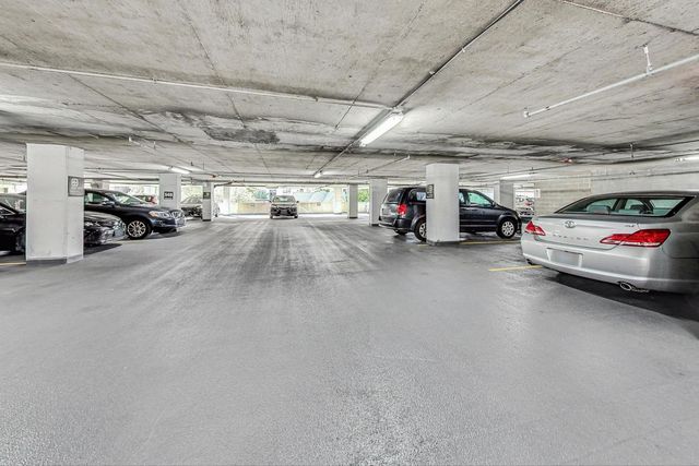1122 N Clark Street 3304, Chicago, IL 60610