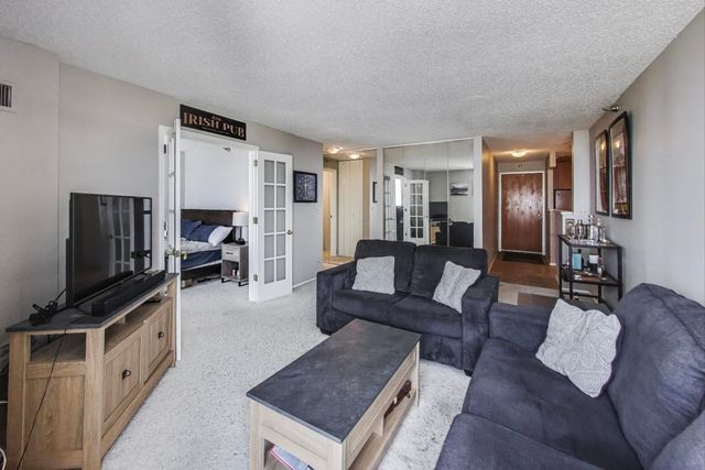 1122 N Clark Street 3304, Chicago, IL 60610