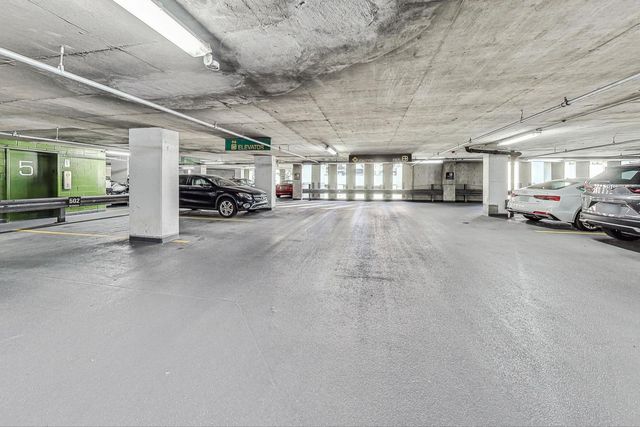 1122 N Clark Street 3304, Chicago, IL 60610