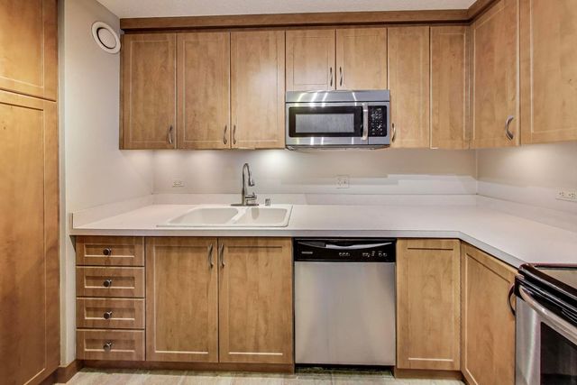 1122 N Clark Street 3304, Chicago, IL 60610