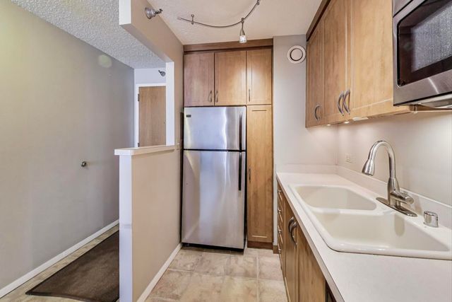 1122 N Clark Street 3304, Chicago, IL 60610
