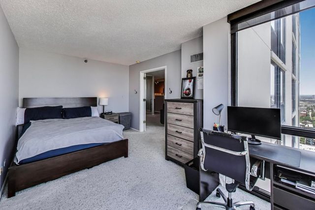 1122 N Clark Street 3304, Chicago, IL 60610