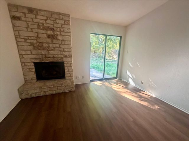 8105 S 1st ST B, Austin, TX 78748