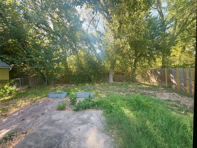 8105 S 1st ST B, Austin, TX 78748