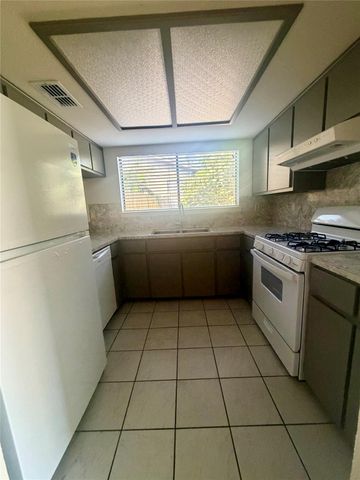 8105 S 1st ST B, Austin, TX 78748