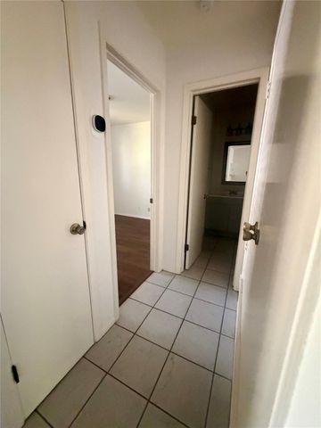 8105 S 1st ST B, Austin, TX 78748
