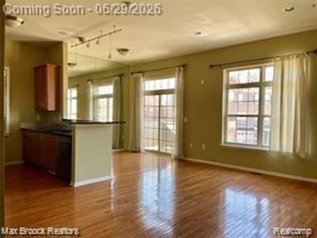 39775 Rockcrest Circle, Northville, MI 48168