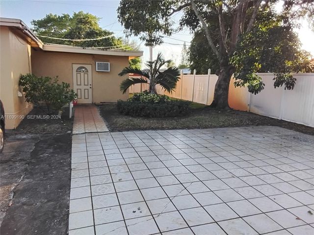 20620 NW 34th Avenue, Miami Gardens, FL 33056