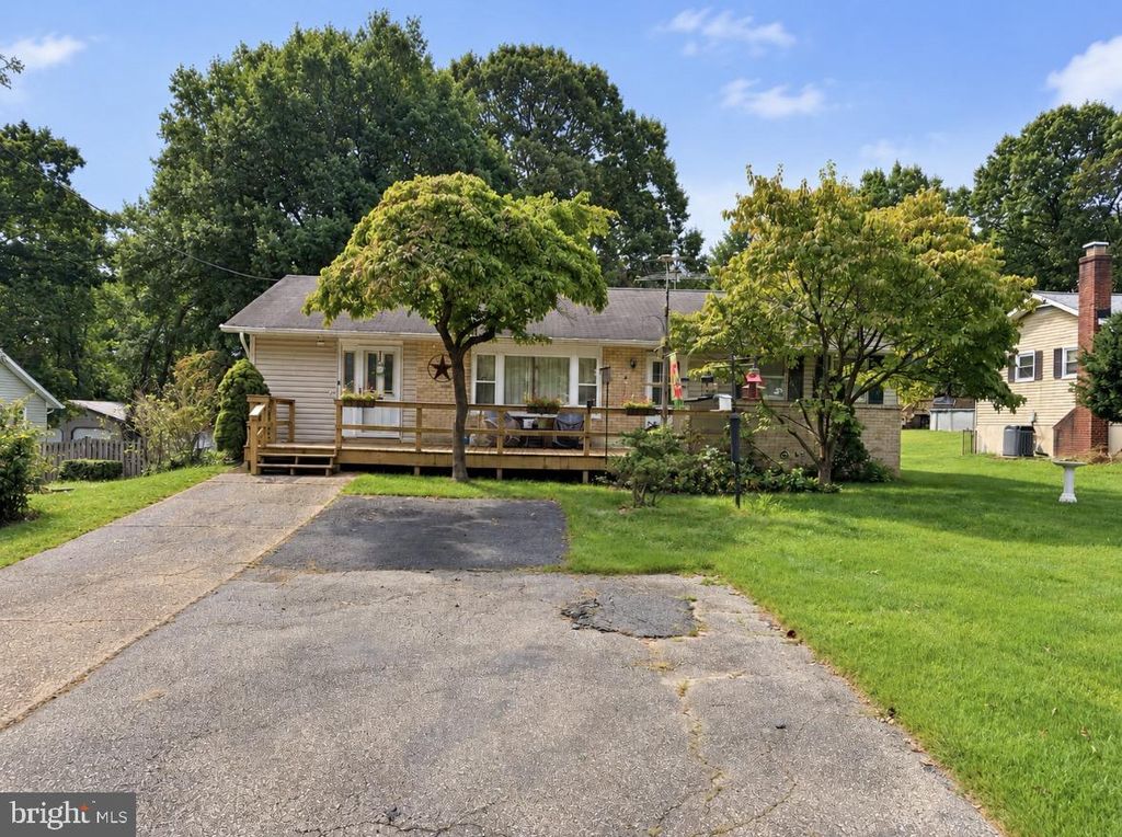 795 WOODS RD, Pasadena, MD 21122