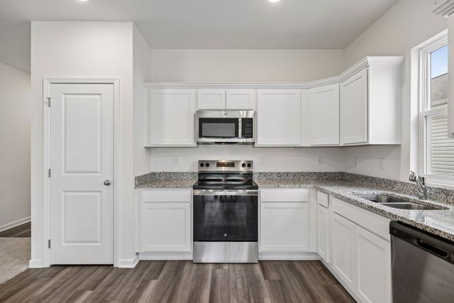 2014 Sellerback Way, Columbia, TN 38401