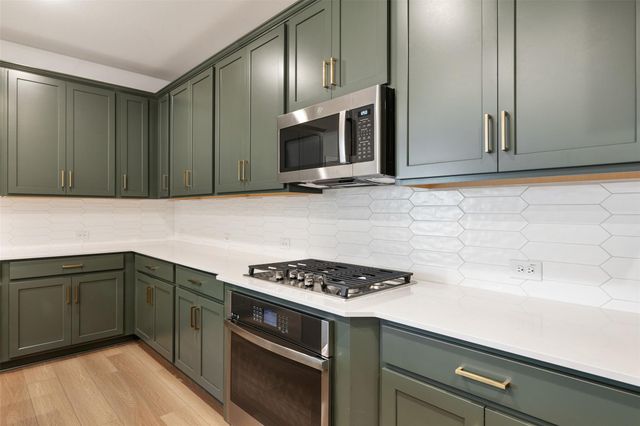 126 Crater Lake DR, Dripping Springs, TX 78620