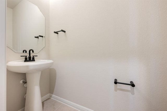 126 Crater Lake DR, Dripping Springs, TX 78620