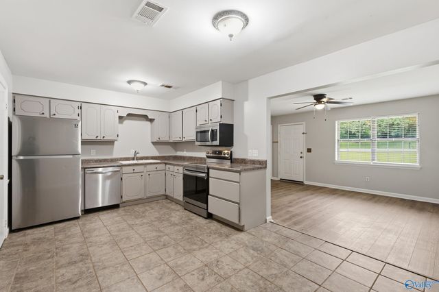 102 Greenwood Circle, Harvest, AL 35749