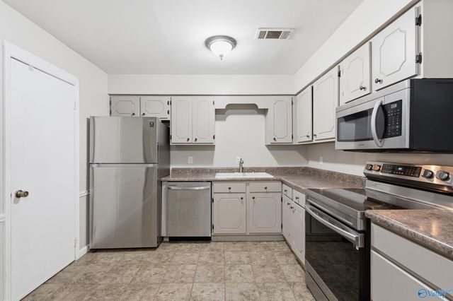 102 Greenwood Circle, Harvest, AL 35749