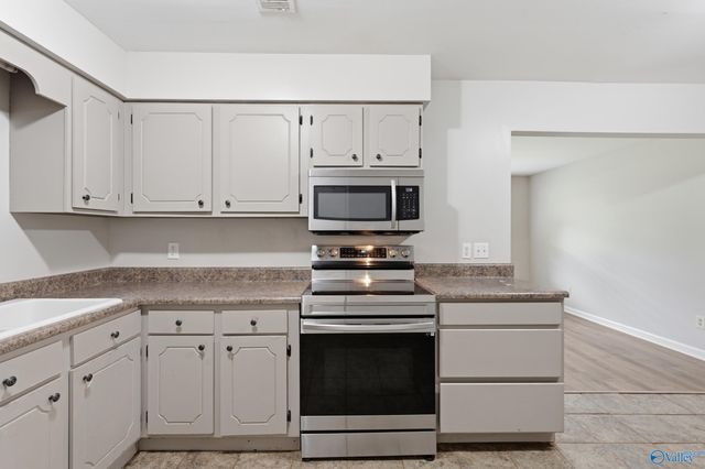 102 Greenwood Circle, Harvest, AL 35749