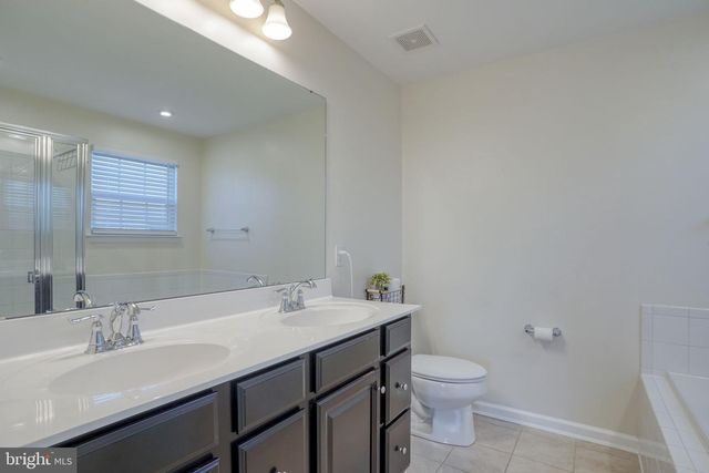 244 DELAWARE RIVER DR, Clayton, DE 19938