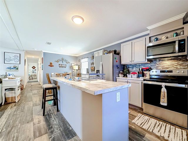 10485 HOLIDAY SHORES DRIVE 302, Largo, FL 33773
