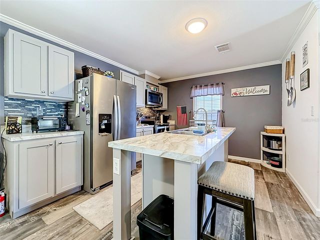 10485 HOLIDAY SHORES DRIVE 302, Largo, FL 33773