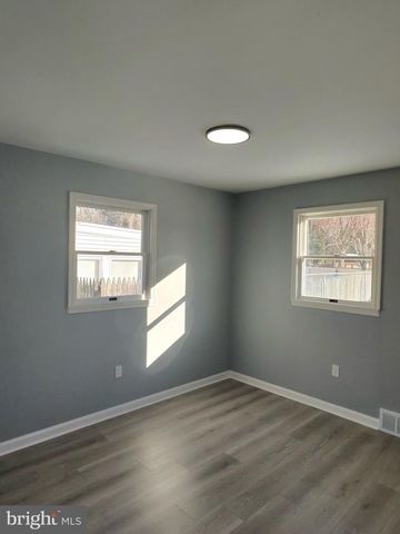 1004 ARMISTICE DR, Burlington, NJ 08016