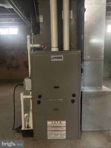 1004 ARMISTICE DR, Burlington, NJ 08016