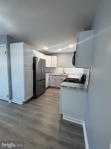 1004 ARMISTICE DR, Burlington, NJ 08016