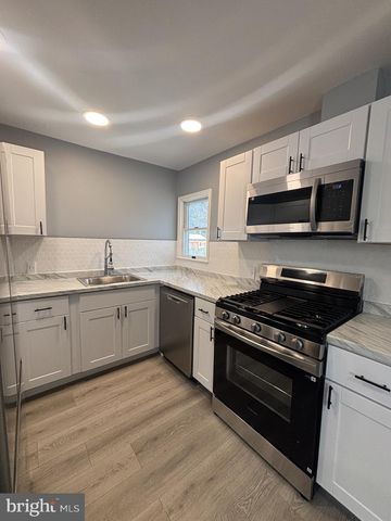 1004 ARMISTICE DR, Burlington, NJ 08016