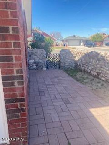 1016 DESIERTO LUNA Street, El Paso, TX 79912