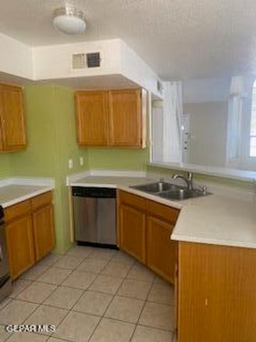 1016 DESIERTO LUNA Street, El Paso, TX 79912