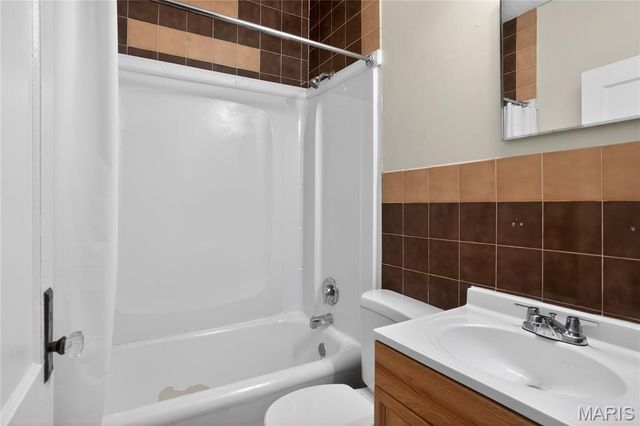 9007 Forest Avenue, St Louis, MO 63114