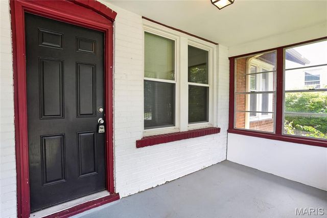 9007 Forest Avenue, St Louis, MO 63114