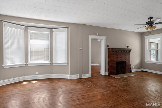 9007 Forest Avenue, St Louis, MO 63114