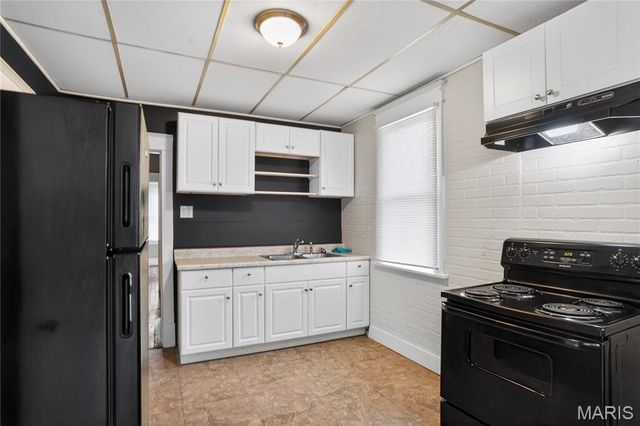9007 Forest Avenue, St Louis, MO 63114