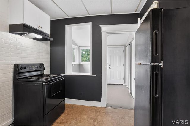 9007 Forest Avenue, St Louis, MO 63114