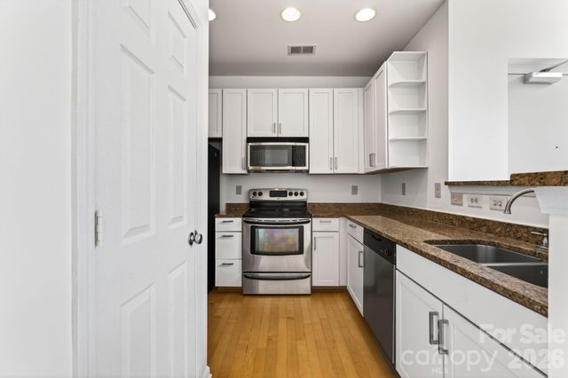 649 Raphael Place, Charlotte, NC 28205