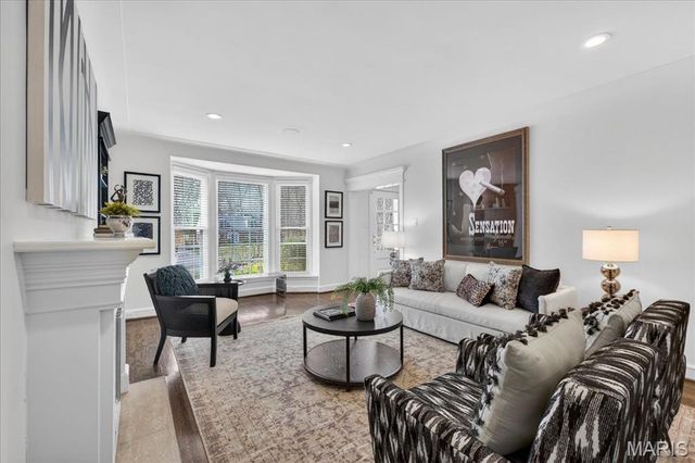 10 Daniel Road, St Louis, MO 63124