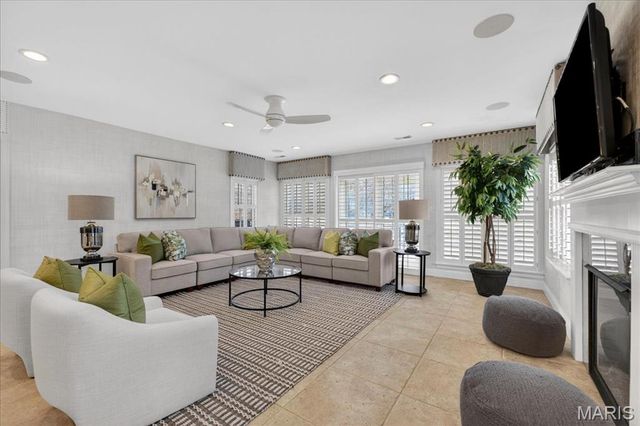 10 Daniel Road, St Louis, MO 63124