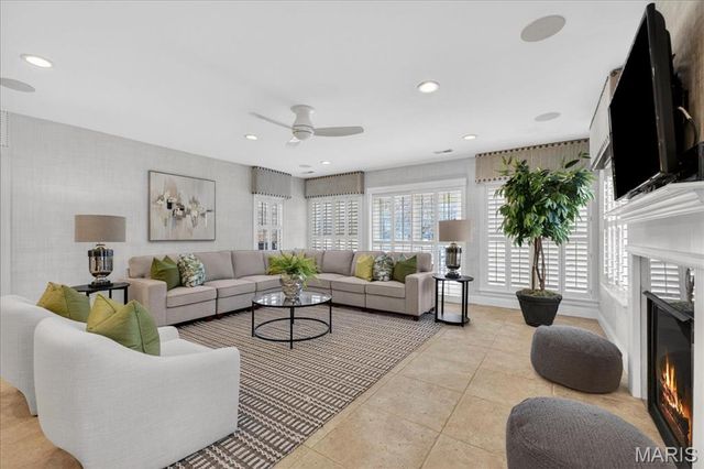 10 Daniel Road, St Louis, MO 63124