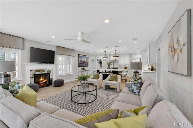 10 Daniel Road, St Louis, MO 63124