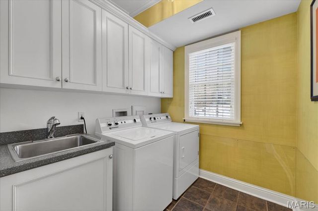 10 Daniel Road, St Louis, MO 63124