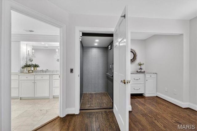 10 Daniel Road, St Louis, MO 63124